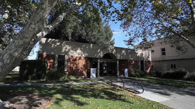 DIXON LIBRARY BOOK CLUB